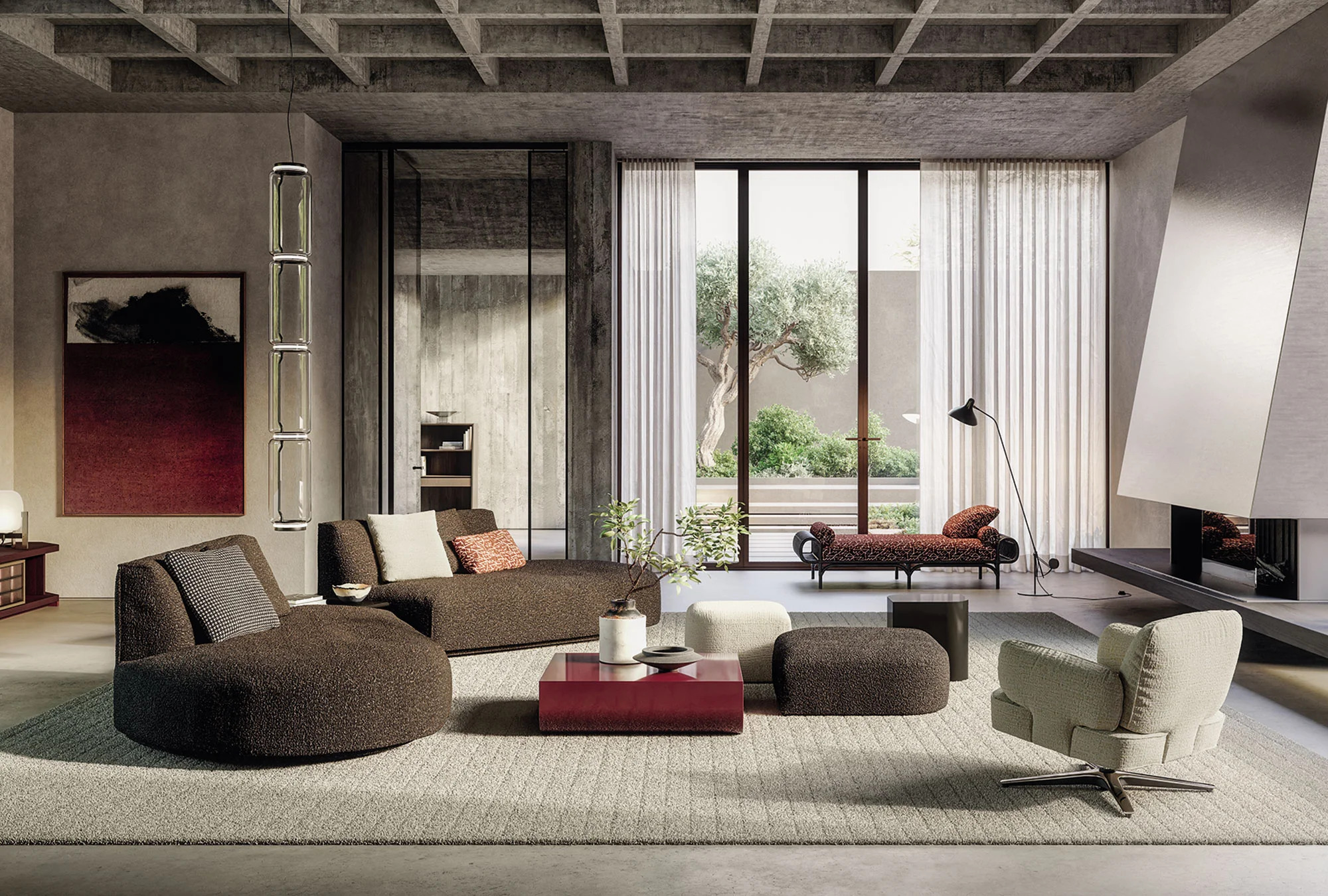 Salón contemporáneo con techo reticular de hormigón visto, sofás de bouclé marrón y ventanal a un patio con olivo. Mobiliario de Frigerio